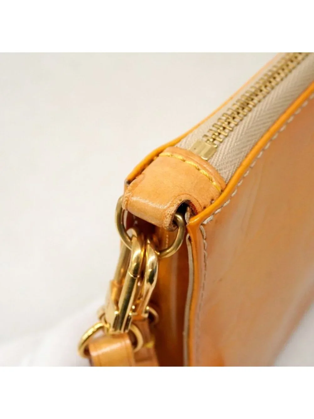 Louis Vuitton Pouch Vernis Lexington Beige
